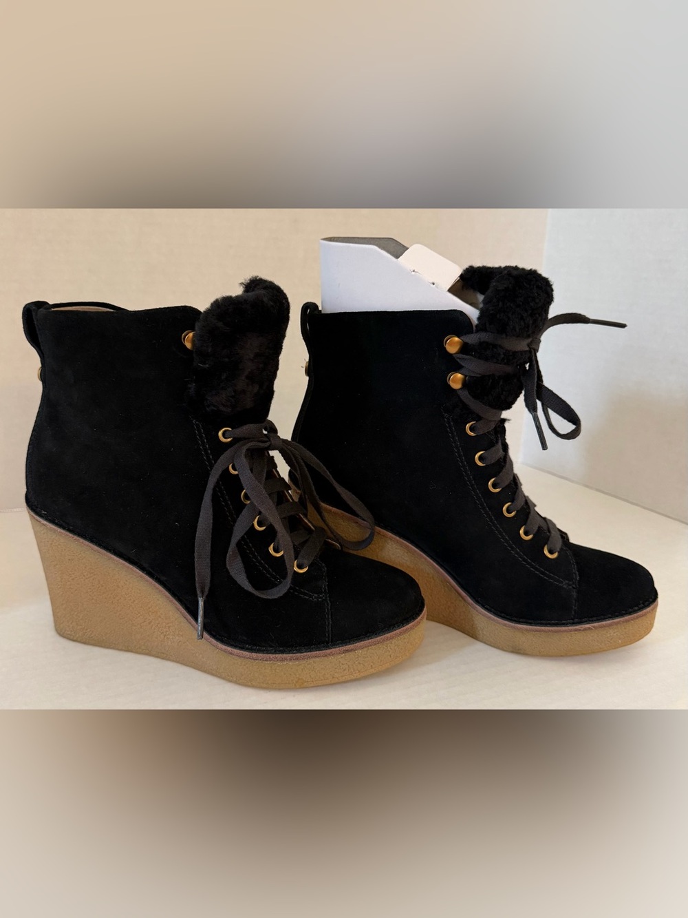 UGG Australia Kiernan BLACK Shearling Wedge Boots Sz 7 NIB Suede Lace Up